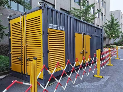 玉屏如何使用转速表检查发动机的转速？