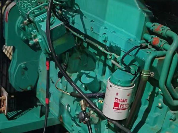 玉屏如何确定新的发电机组控制系统是否与原系统兼容？