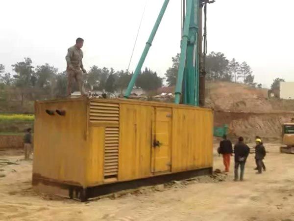 玉屏如何判断水冷式机油散热器密封件是否需要更换？